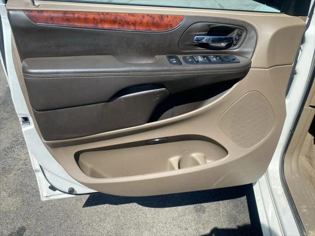 2012 Chrysler Town & Country Limited