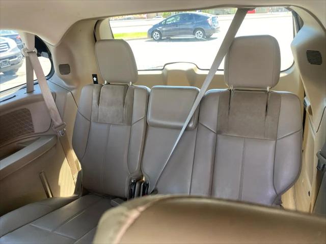 2012 Chrysler Town & Country Limited