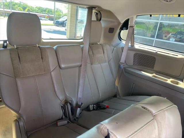 2012 Chrysler Town & Country Limited
