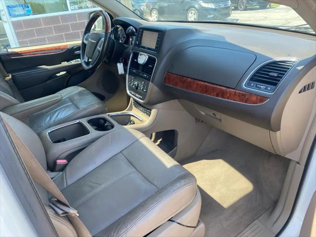 2012 Chrysler Town & Country Limited
