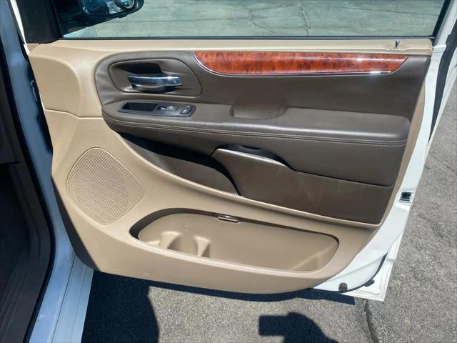 2012 Chrysler Town & Country Limited