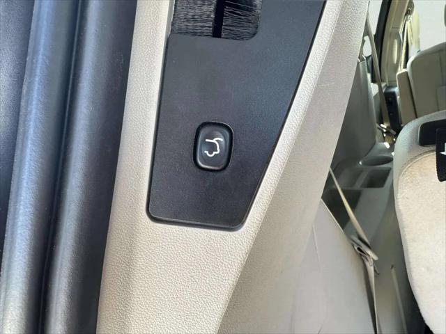2016 Chrysler Town & Country Touring-L Anniversary Edition