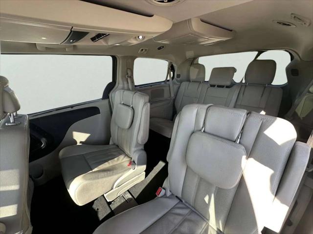 2016 Chrysler Town & Country Touring-L Anniversary Edition