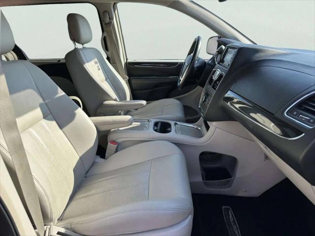 2016 Chrysler Town & Country Touring-L Anniversary Edition