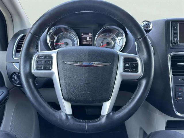 2016 Chrysler Town & Country Touring-L Anniversary Edition