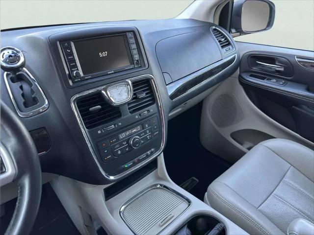 2016 Chrysler Town & Country Touring-L Anniversary Edition