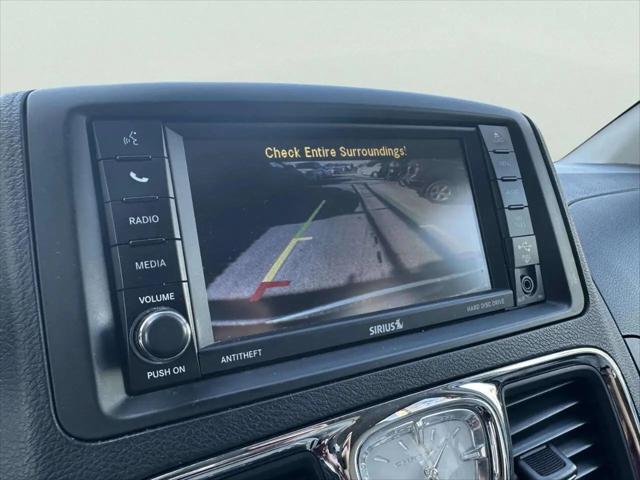 2016 Chrysler Town & Country Touring-L Anniversary Edition