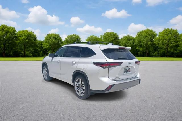 2026 Toyota Highlander Hybrid Platinum