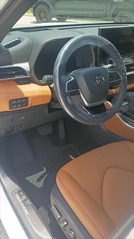2026 Toyota Highlander Hybrid Platinum