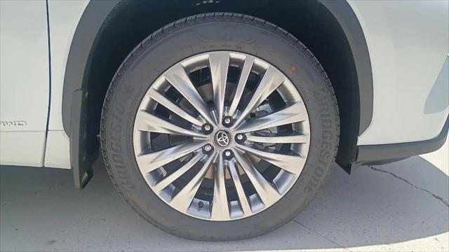 2026 Toyota Highlander Hybrid Platinum