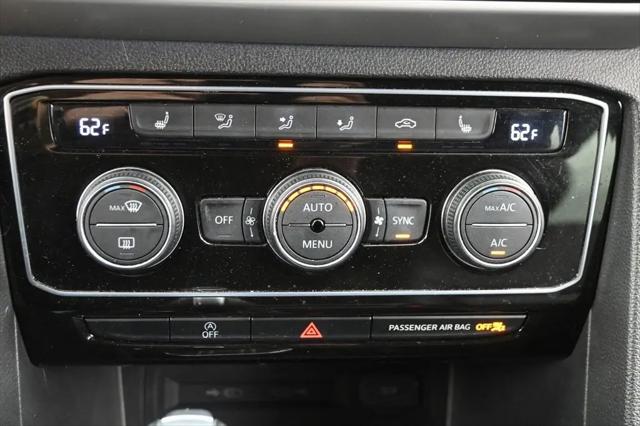 2023 Volkswagen Atlas Cross Sport 2.0T SEL R-Line Black