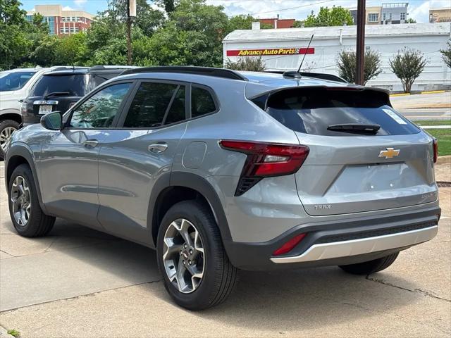 2025 Chevrolet Trax FWD LT