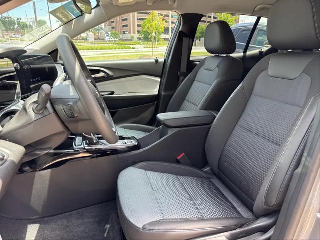 2025 Chevrolet Trax FWD LT
