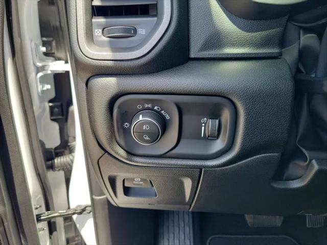 2026 Ram 1500 Express Crew Cab 4x4 57 Box