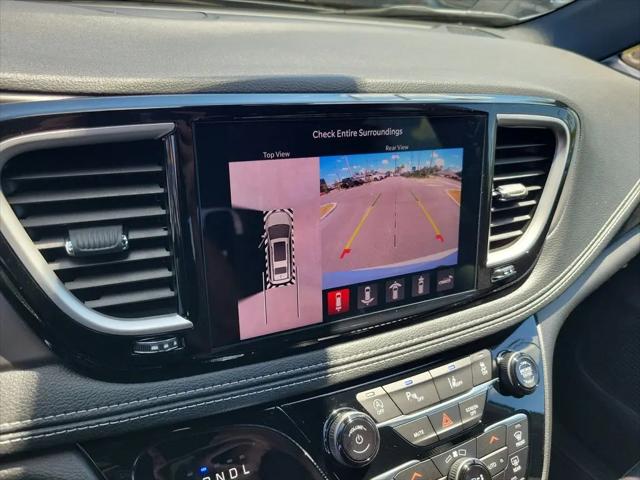 2027 Chrysler Pacifica Select