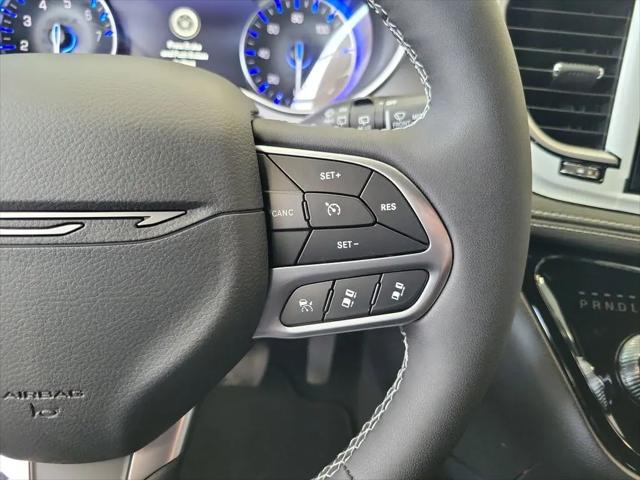 2027 Chrysler Pacifica Select