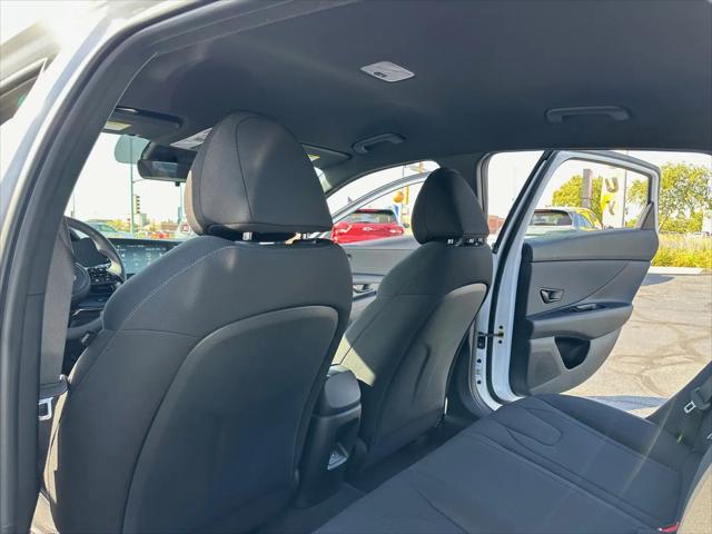 2025 Hyundai Elantra SEL Sport