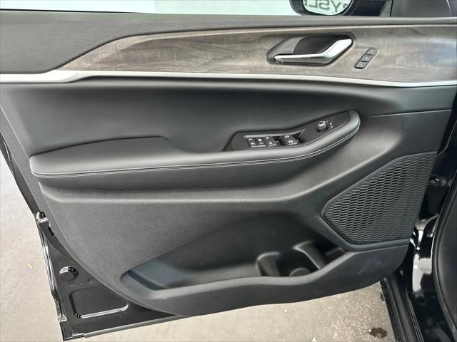 2026 Jeep Grand Cherokee Limited 4x2