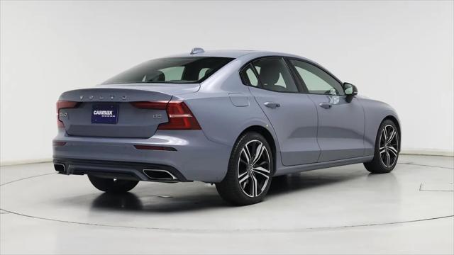 2022 Volvo S60 B5 R-Design
