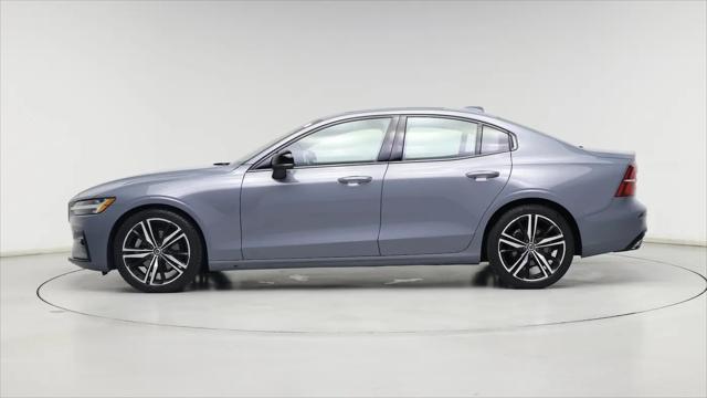 2022 Volvo S60 B5 R-Design