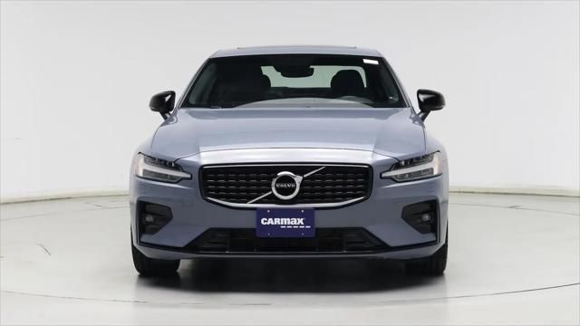 2022 Volvo S60 B5 R-Design