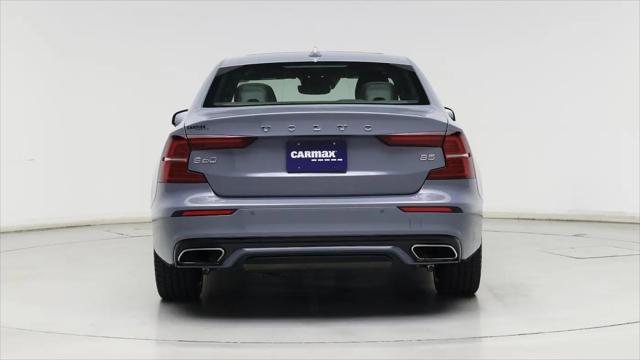2022 Volvo S60 B5 R-Design
