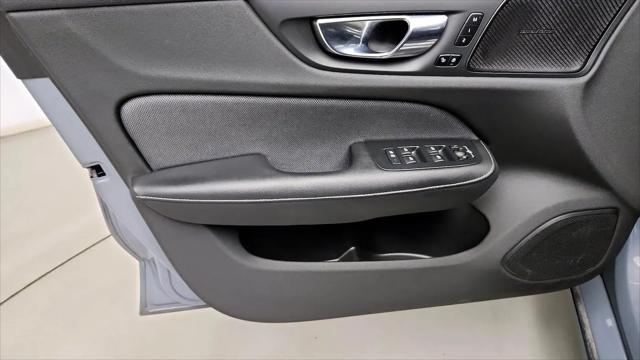 2022 Volvo S60 B5 R-Design