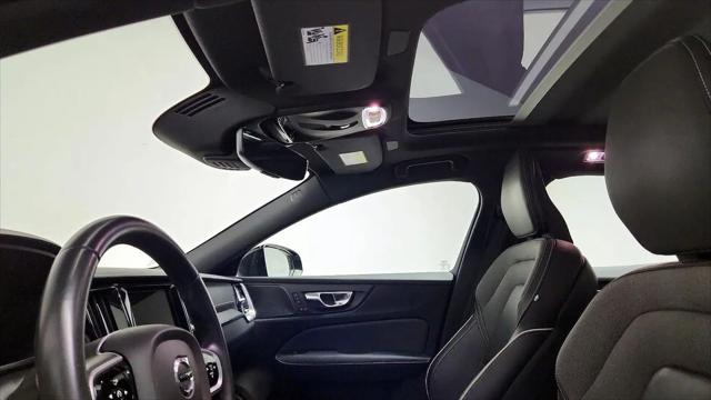 2022 Volvo S60 B5 R-Design