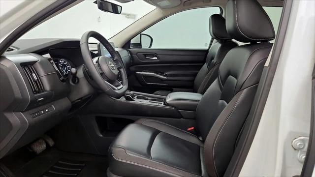 2023 Nissan Pathfinder SL FWD