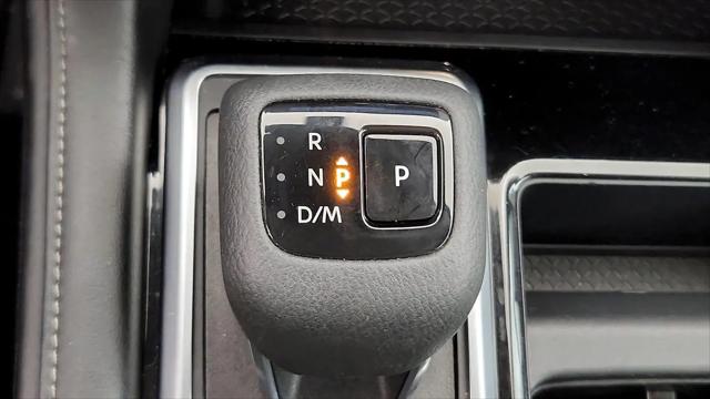 2023 Nissan Pathfinder SL FWD