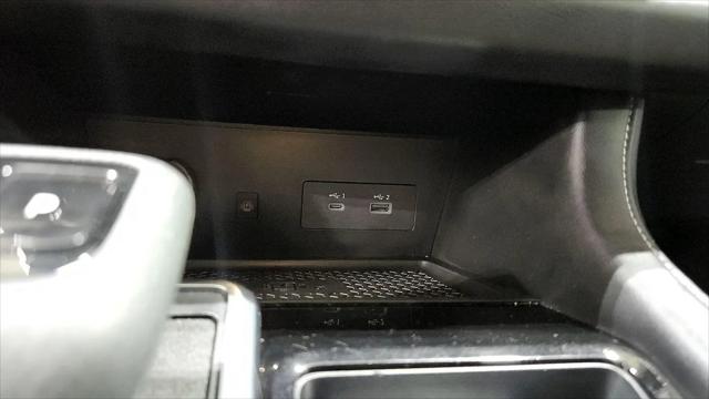 2023 Nissan Pathfinder SL FWD