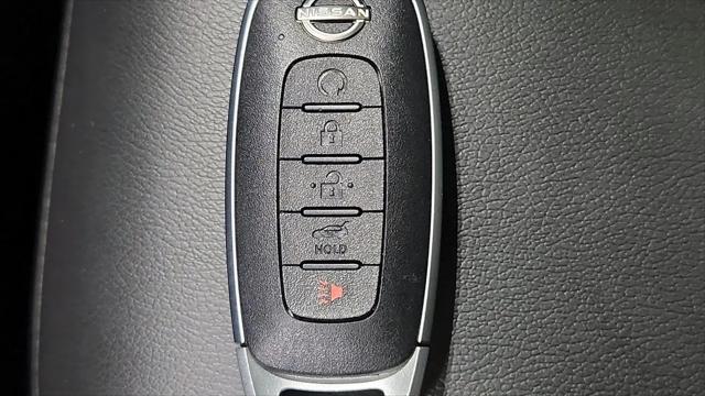 2023 Nissan Pathfinder SL FWD