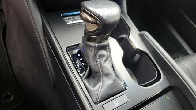 2023 Lexus ES 350 F SPORT Handling