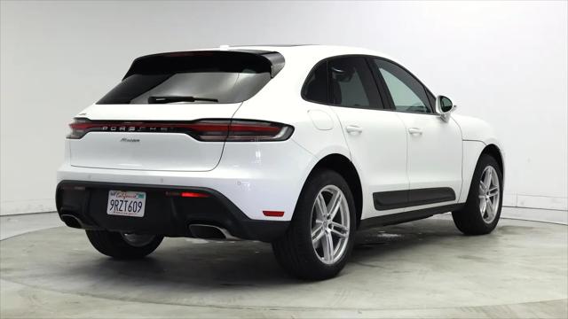 2022 Porsche Macan Macan
