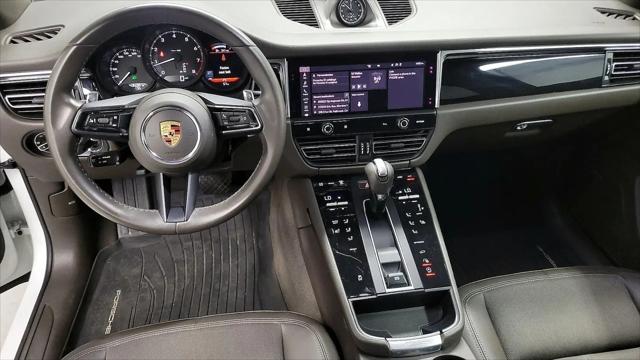 2022 Porsche Macan Macan