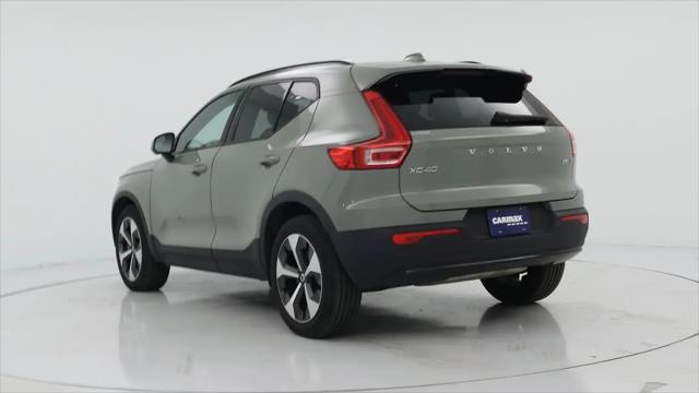 2023 Volvo XC40 B5 Plus Dark Theme