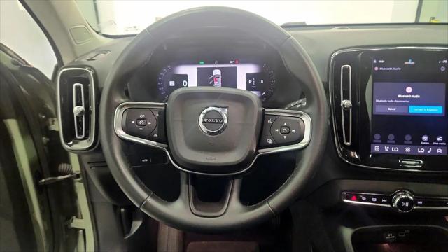 2023 Volvo XC40 B5 Plus Dark Theme