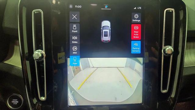 2023 Volvo XC40 B5 Plus Dark Theme