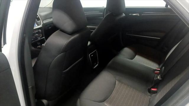 2022 Chrysler 300 Touring