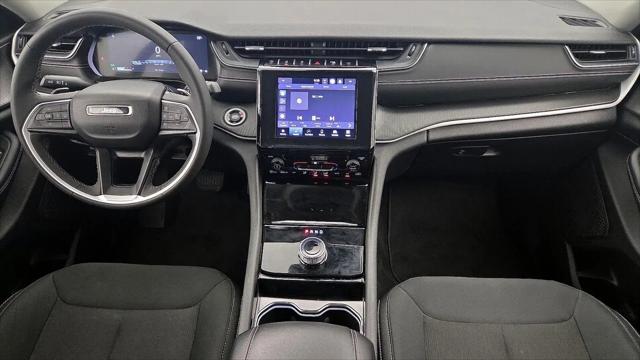 2023 Jeep Grand Cherokee L Laredo 4x4