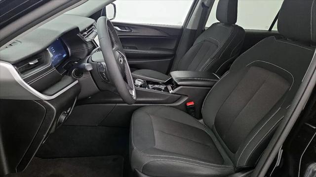 2023 Jeep Grand Cherokee L Laredo 4x4