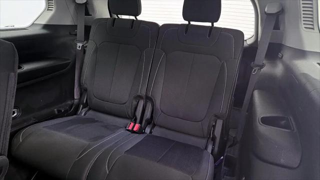 2023 Jeep Grand Cherokee L Laredo 4x4