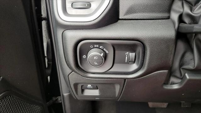 2023 Ram 1500 Big Horn Crew Cab 4x4 5'7" Box