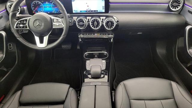 2022 Mercedes-Benz A 220 A 220
