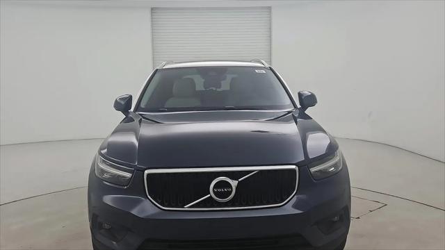 2021 Volvo XC40 T5 Momentum
