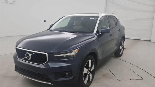 2021 Volvo XC40 T5 Momentum