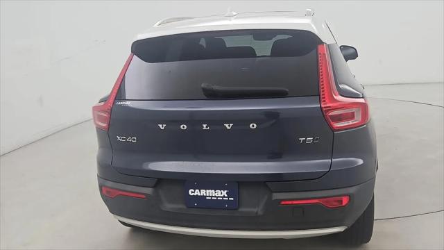 2021 Volvo XC40 T5 Momentum