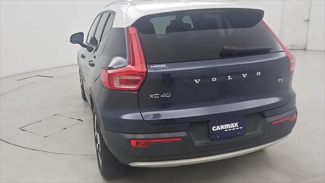 2021 Volvo XC40 T5 Momentum