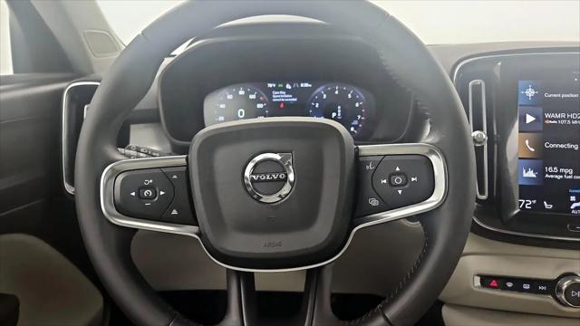 2021 Volvo XC40 T5 Momentum