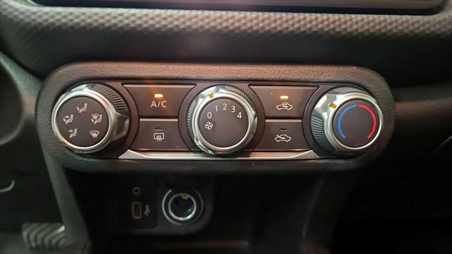 2024 Nissan Kicks S Xtronic CVT